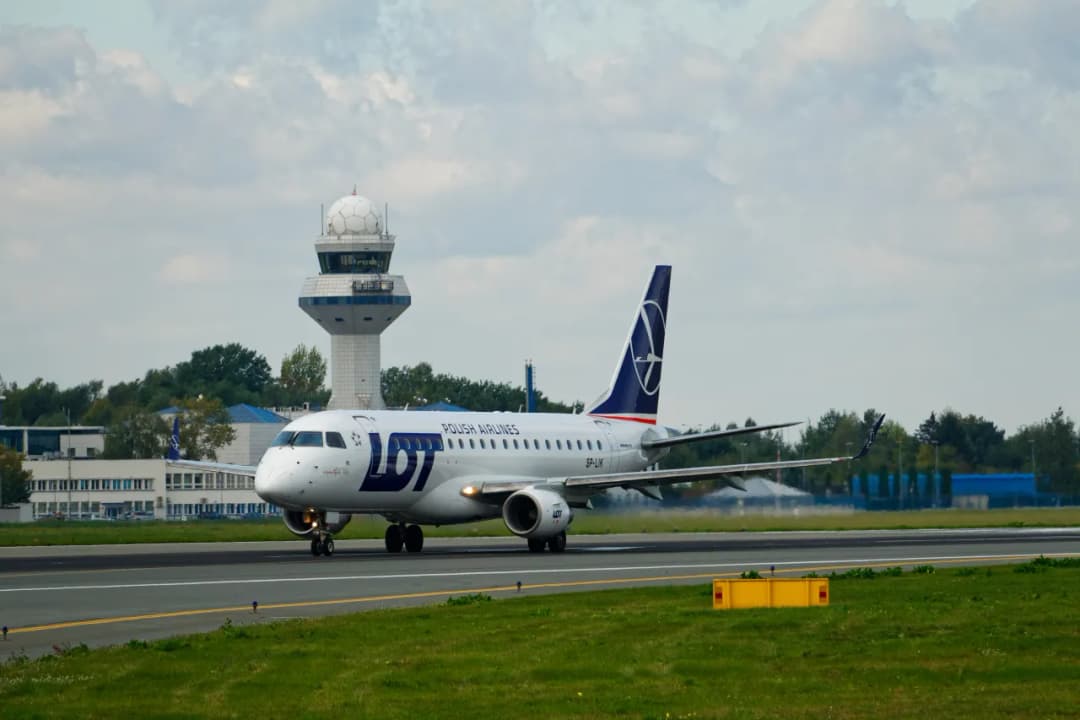 Ile zarabia marszałek na lotnisku? Zaskakujące różnice w wynagrodzeniach